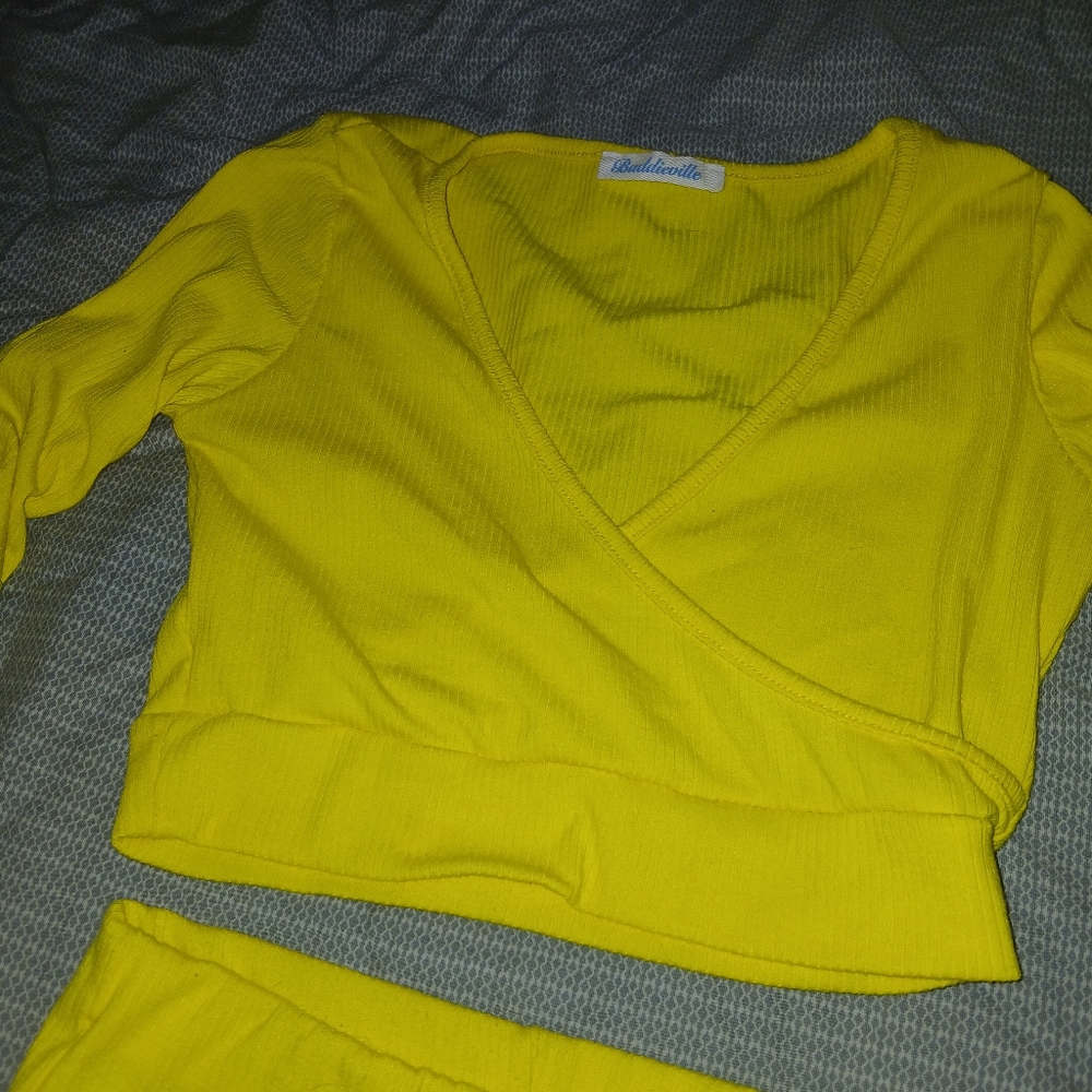 Spandex Set - Picture 3 of 5